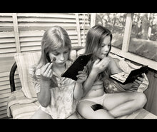 Load image into Gallery viewer, Alpin and Dana in the loft making up, 1977 - Framed Print